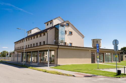 Reštaurácia s ubytovaním Mikov Dvor