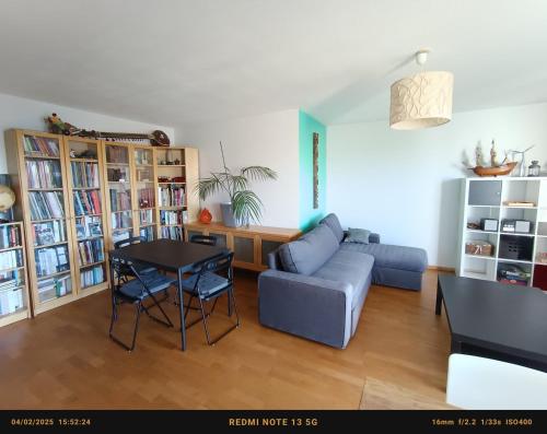 Nice apartment central Bordeaux