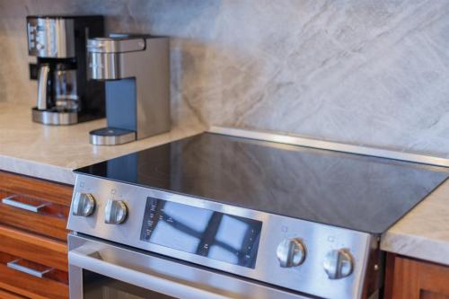 Kuchyň nebo kuchyňský kout v ubytování 1712 Kapalua Home