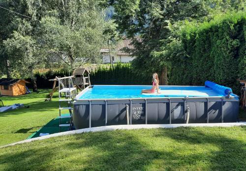 Bazén v ubytování Urlaub am Bauernhof Gänser nebo v jeho okolí