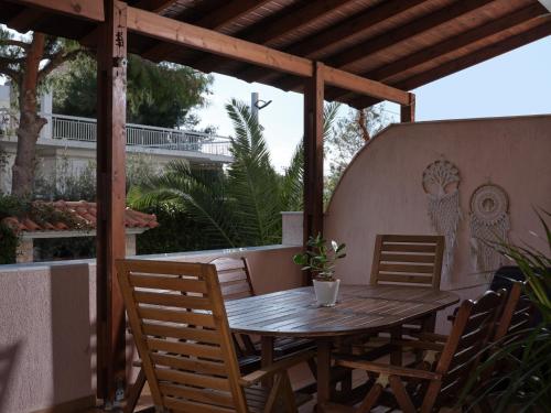 Evi's Voula Home