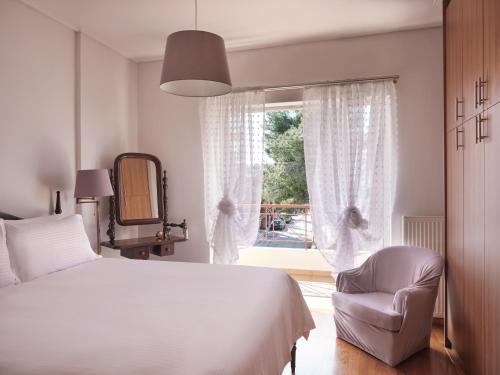 Evi's Voula Home