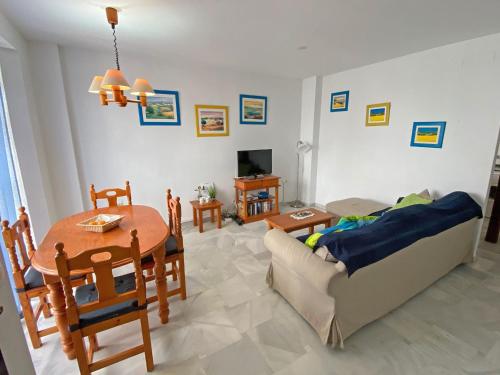 Huerta Enmedio 15 Terraced house in tranquil location in Conil center sleeps 4