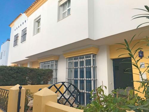 Huerta Enmedio 15 Terraced house in tranquil location in Conil center sleeps 4