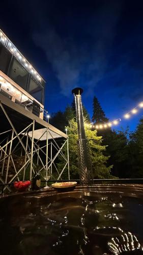 Bazén v ubytování Forest Hub nebo v jeho okolí