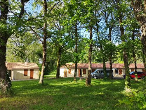 Joli Cottage Tiny en forêt au Village Vacances