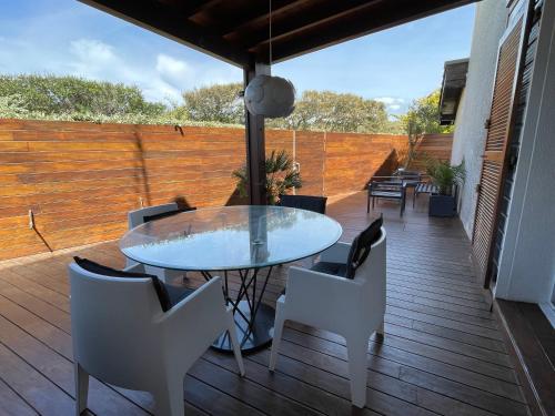 Réf 263, Seignosse océan, Villa Patio classée 3 étoiles avec Wifi à 150m de la plage, en bordure de forêt avec place de parking et piscine commune