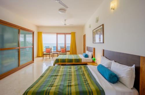 Ένα ή περισσότερα κρεβάτια σε δωμάτιο στο Stunning Hilltop 3BR Villa w Pool and River View