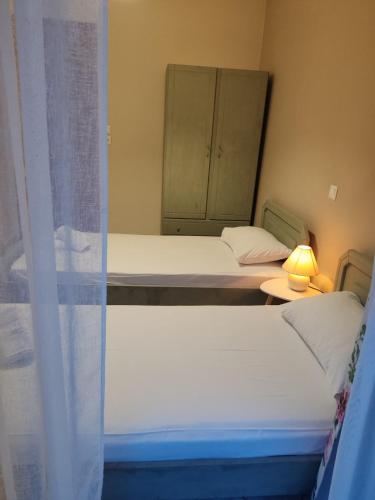 Gallery image of Basilis room in Loutsa
