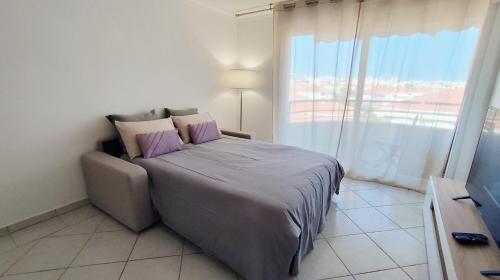 Elegant Apartment with Private Pool, Parking & 5min to beach