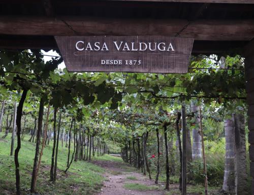 a sign for the casa valdivia vineyard at Casa Valduga Pousada Boutique in Bento Gonçalves