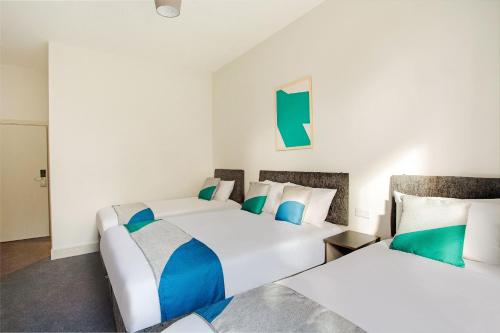 Foto dalla galleria di Civic Hotel a Hounslow