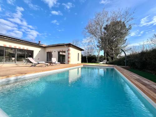 Villa piscine chauffée golf