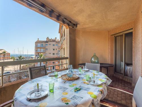 Apartment Les Regates-1 by Interhome