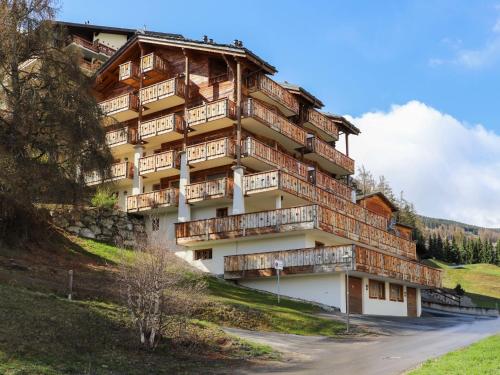 Apartment Terrasses du Paradis 5B by Interhome