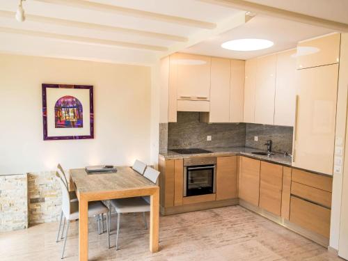 Apartment Cristal-10 by Interhome
