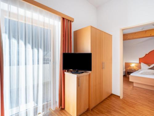 Apartment Rosa-1 by Interhome