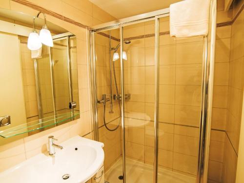 Apartment Cristal-8 by Interhome