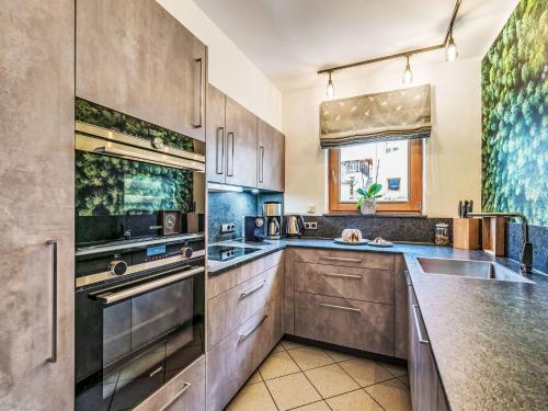Η κουζίνα ή μικρή κουζίνα στο Holiday Home Heimatliebe by Interhome