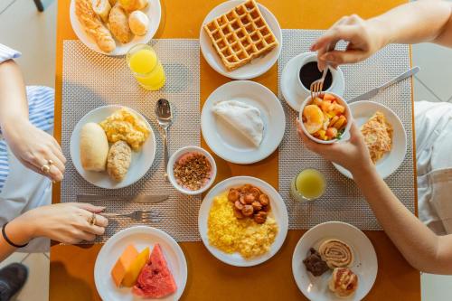 Makanan di atau berdekatan hotel