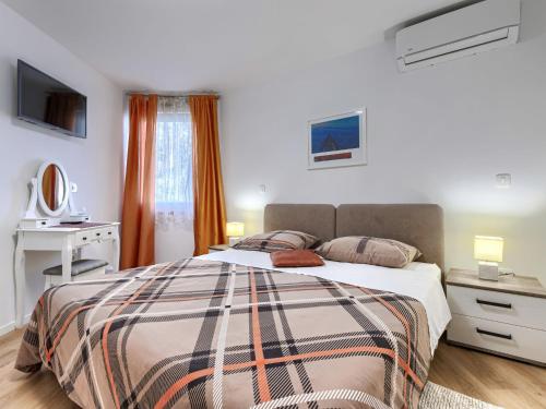 Apartment Poreč Center Sea by Interhome