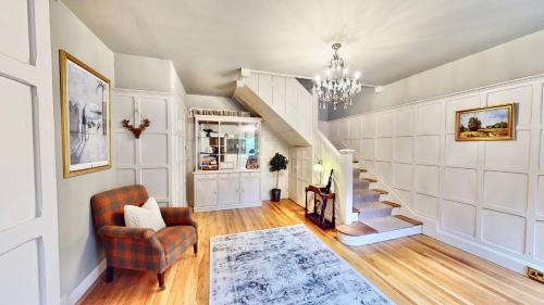 Гостиная зона в Luxury New Forest Holiday Home with Pool and Hot tub