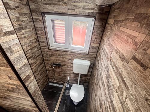 Kúpeľňa v ubytovaní Mila Pet friendly holiday house with private place on the beach
