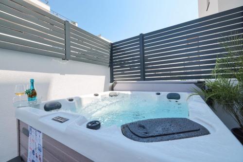 Apartment Belvedere - Garden and Jacuzzi
