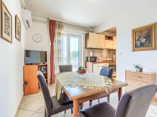 Apartment Jenny-1 by Interhome