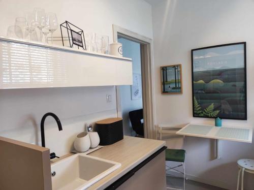 Kuchyňa alebo kuchynka v ubytovaní APARTAMENT KOŁOBRZEG