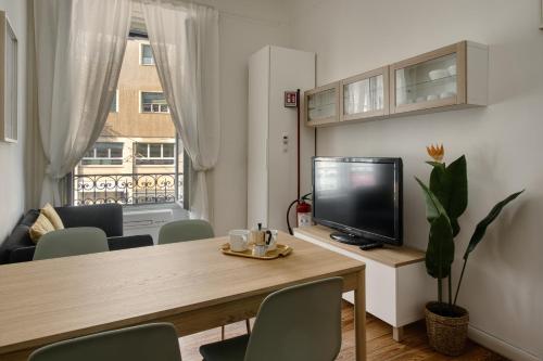 JOIVY Classy apartment near Duomo di Milano