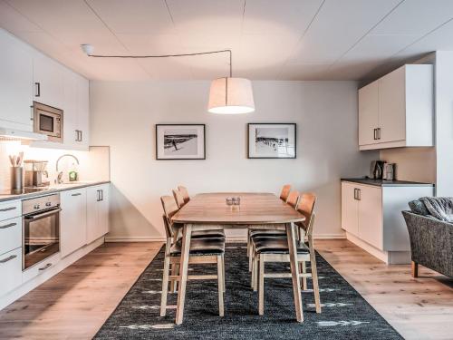 Kuchyň nebo kuchyňský kout v ubytování Apartment Trillevallen 4 by Interhome