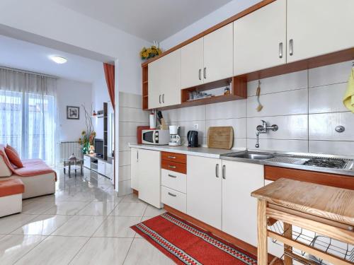 Apartment Jenny-2 by Interhome