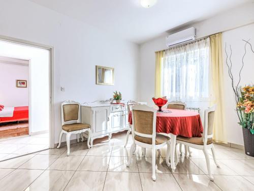 Apartment Jenny-2 by Interhome
