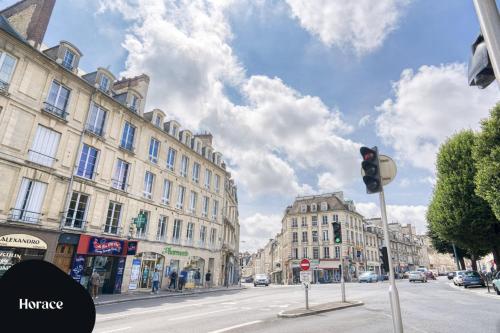 Фотография из галереи La Casa Amore — Joli nid douillet place St-Sauveur в Кане