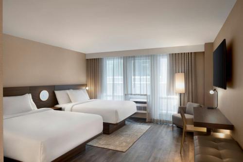 SpringHill Suites by Marriott Old Montreal Image