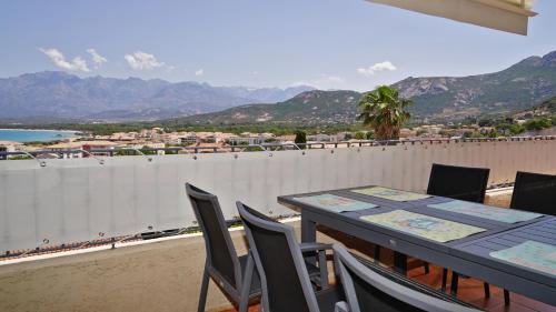 Photo de la galerie de l'établissement Magnifique T4 climatisé, dans villa à Calvi, à Calvi