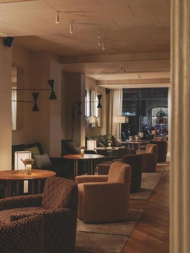 Ruang duduk di Hotel Regina Barcelona
