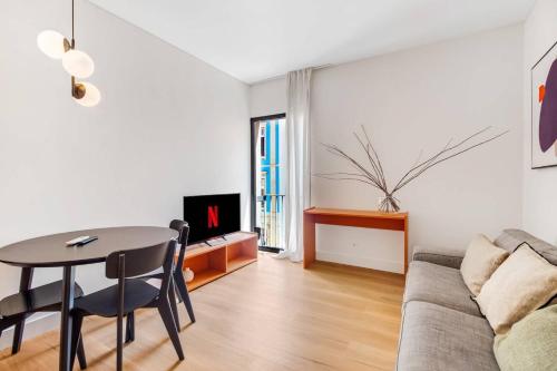 NEW 2BR Fancy Luminous w/ AC | By Airnest