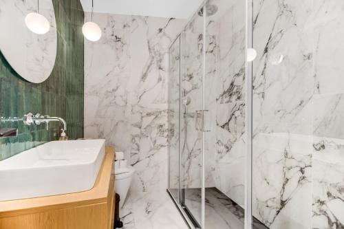 NEW 2BR Fancy Luminous w/ AC | By Airnest