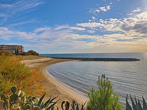 Superbe T2 climatisé avec parking privé, proche plage à Sète - FR-1-472-207