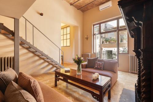 Casa Maestro, a Burghesius home