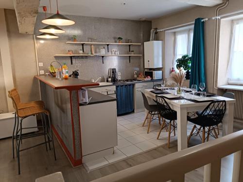 Photo de la galerie de l'établissement Escapade idéale au cœur Historique de Bourges, à Bourges