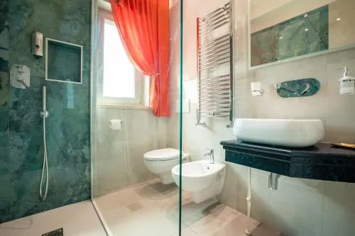 Twins Royal Suite photo 13