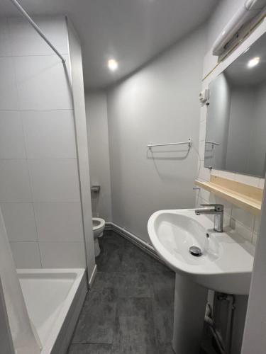 Ένα μπάνιο στο Hôtel Patricia - Strasbourg Hyper Centre