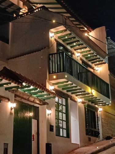 El edificio en el que está el hotel