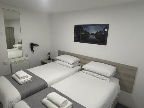 Broadview Hotelにあるベッド