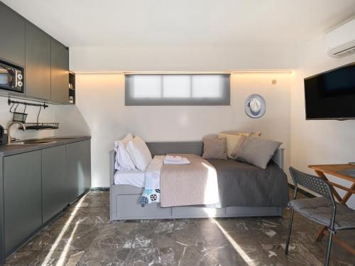 Athens at your feet - Modern Loft with a view