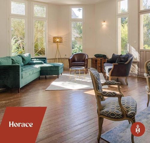 La Villa Océane — Beach & old presbytery