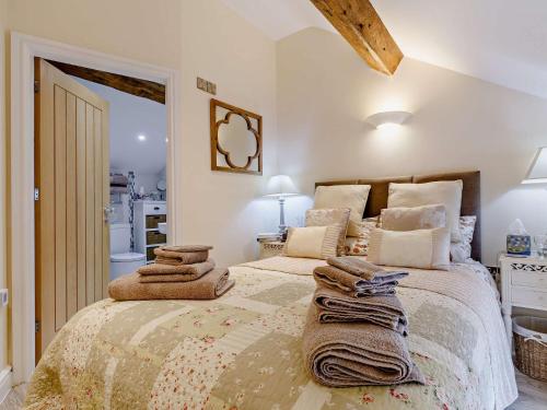 Ένα ή περισσότερα κρεβάτια σε δωμάτιο στο 3 Bed in Whitchurch 73192